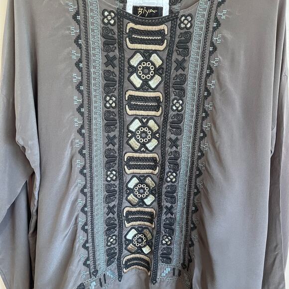 Johnny Was Biya Alka Silk Embroidered Tunic Top Size M Boho Lagenlook Artsy Folk - Picture 3 of 8